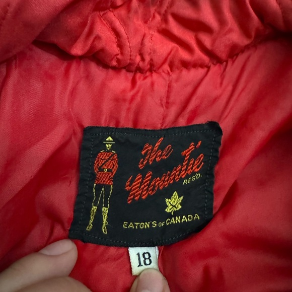 [VTG] EATONS Red Quilted Jacket - Picture 3 of 10